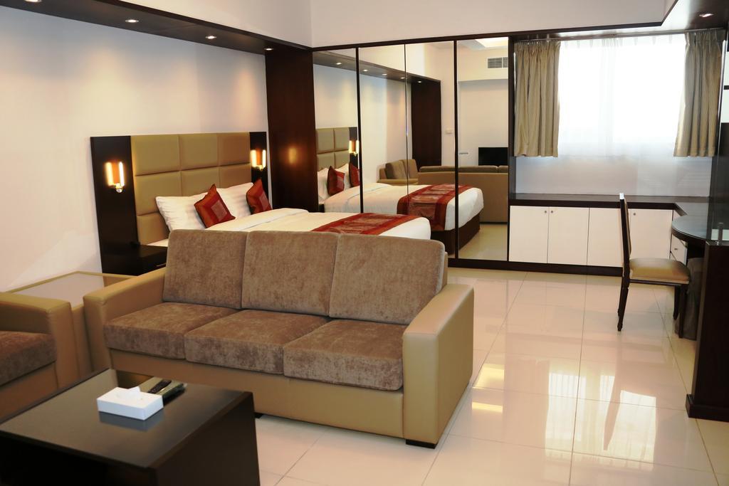 Al Faris 1 Hotel Apartments Dubai Eksteriør bilde
